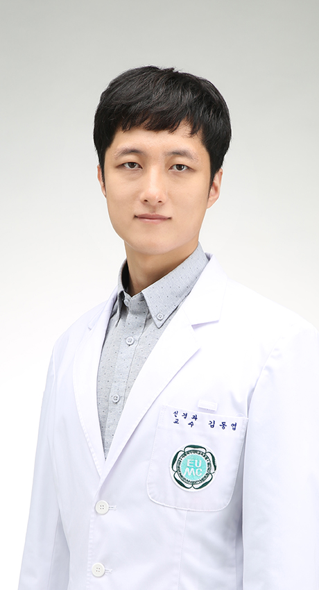 김동엽 의사